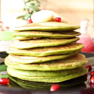 Easy recipe for spinach banana vegan pancakes full of flavor