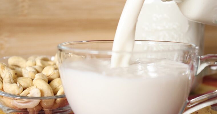 Super Creamy Cashew Milk Recipe (no straining)