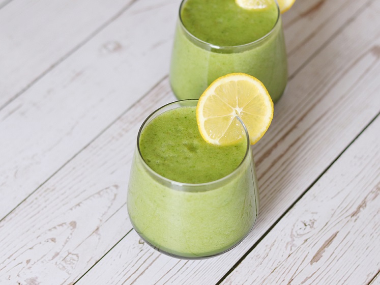 Weight-loss super healthy green smoothie