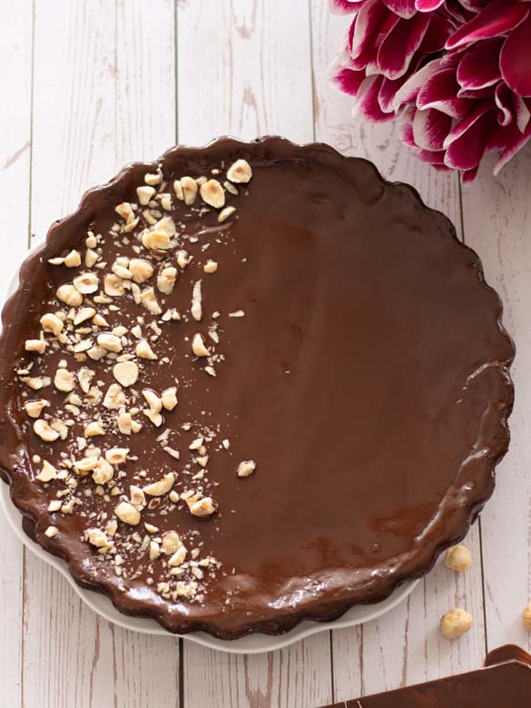 Rich flavored carob cake recipe as vegan dessert