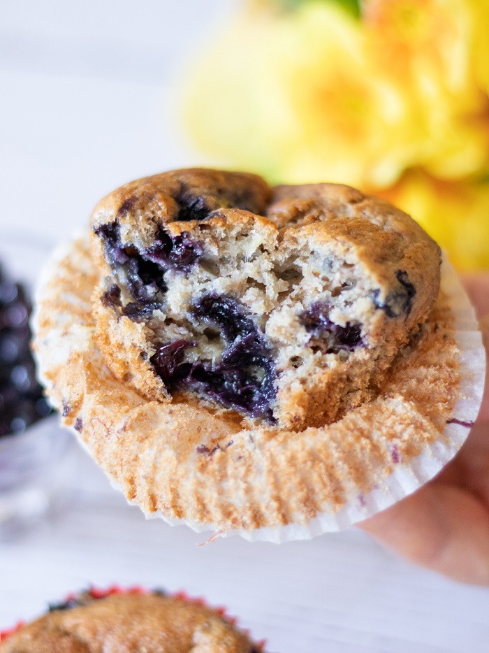 Healthy, egg-free and dairy-free muffins for delicious breakfast or snack made in one bowl