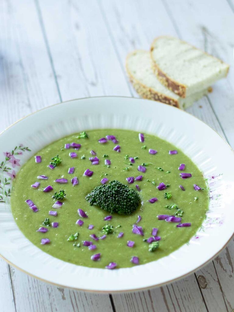 Easy, 1 pot creamy vegan broccoli soup for light dinner or lunch. Great for toddlers and all family.