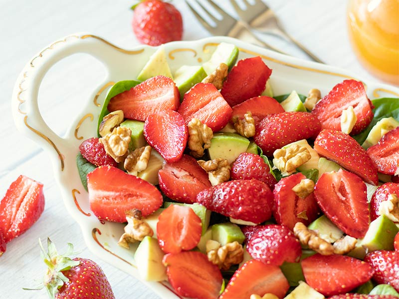 Best spinach strawberry avocado walnut salad recipe (gluten-free)