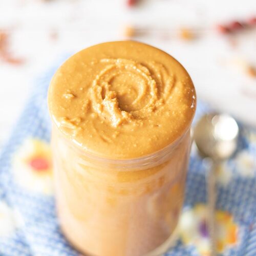 Best DIY peanut butter recipe - easy smooth and creamy homemade spread