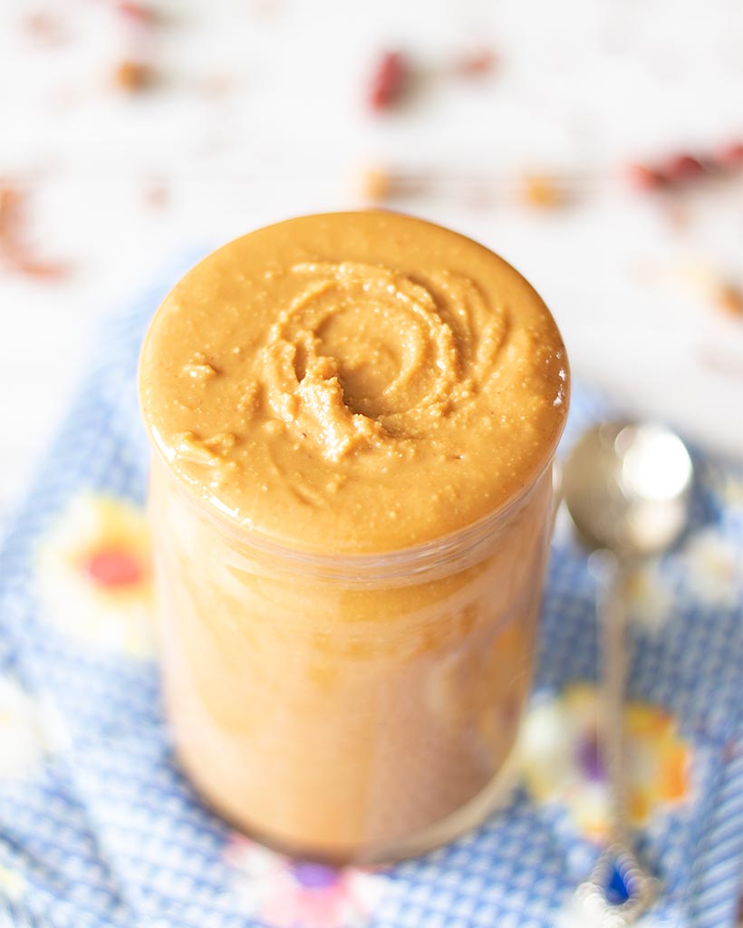 Best DIY peanut butter recipe - easy smooth and creamy homemade spread