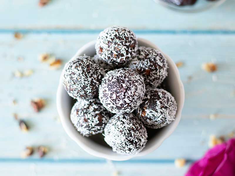 Vegan Chocolate Coconut Date Balls (5 Ingredient Recipe)