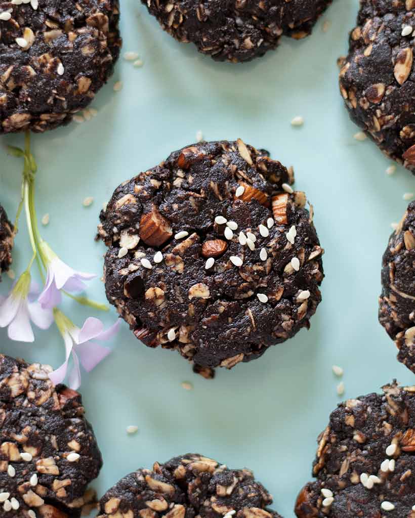 Healthy , raw and vegan cookies with tahini and gluten-free oats