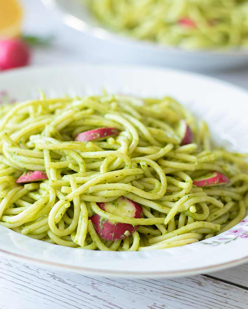 Natural green vegan pasta recipe for quick weeknight dinner.