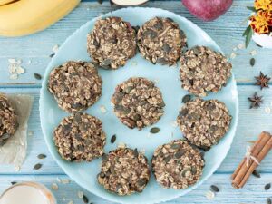 Easy vegan apple oatmeal breakfast cookies in a plate.