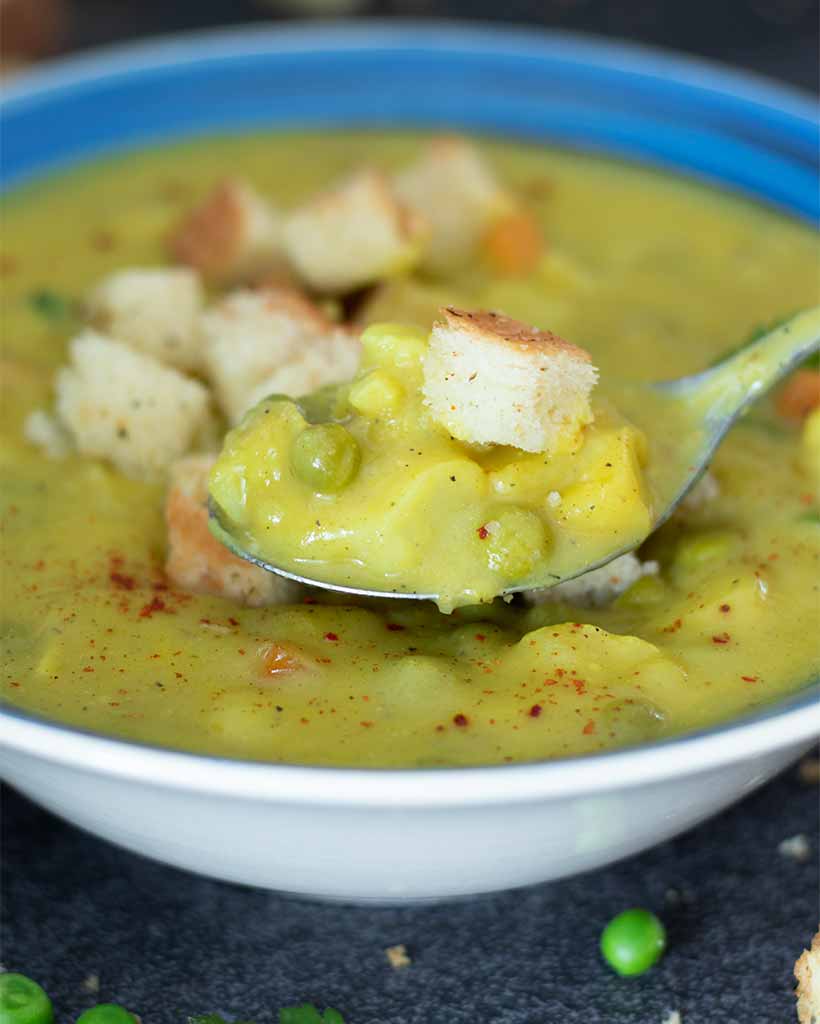 Simple and quick plant-based potato soup loaded with healthy and fresh vegetables for brunch, side or main course. Easy filling one pot meal prep.