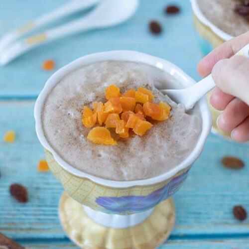 Dairy-free rice pudding without eggs.