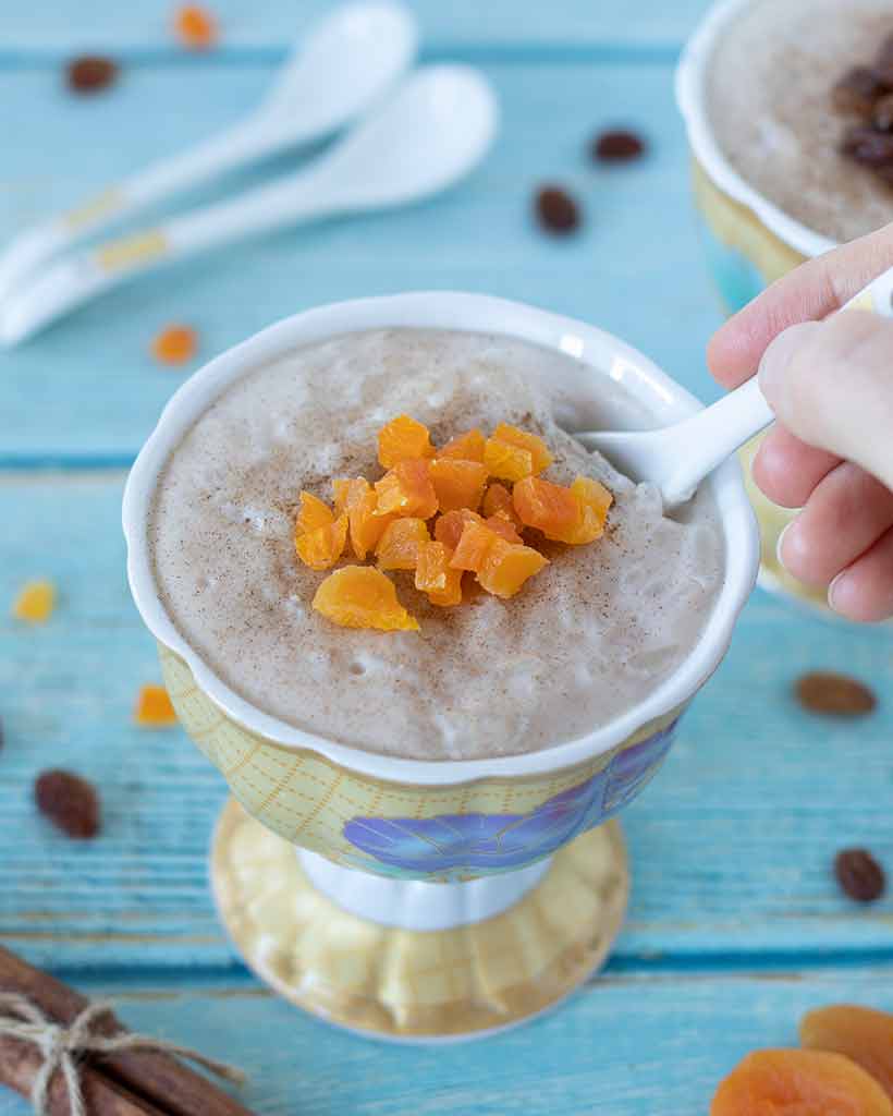 Best creamy vegan rice pudding made without eggs and no baking.