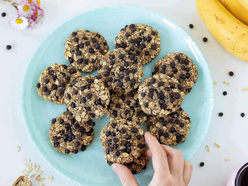 Eggless low-calorie breakfast cookies