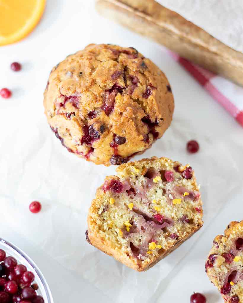 Simple homemade cranberry muffins without yogurt or eggs