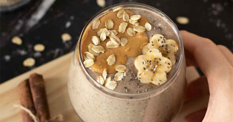 Oatmeal Smoothie Recipe (With Peanut Butter & Banana)