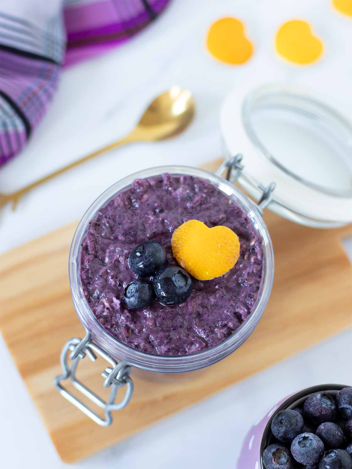 Weight-loss vegan lemon blueberry overnight oats in a jar for breakfast