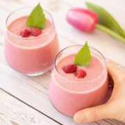 Vegan raspberry banana smoothie without yogurt