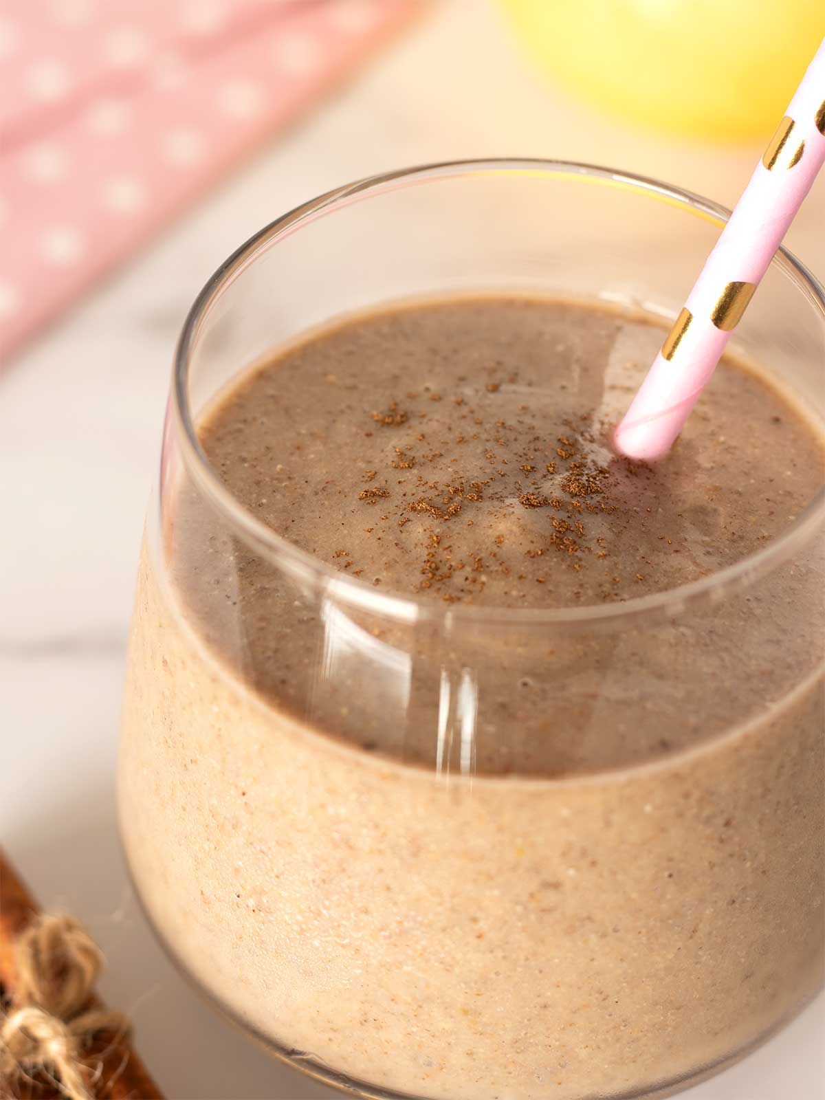 Banana and pear breakfast shake with cinnamon and almond milk.