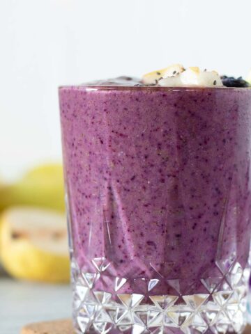 Pear blueberry smoothie without banana for weight loss.