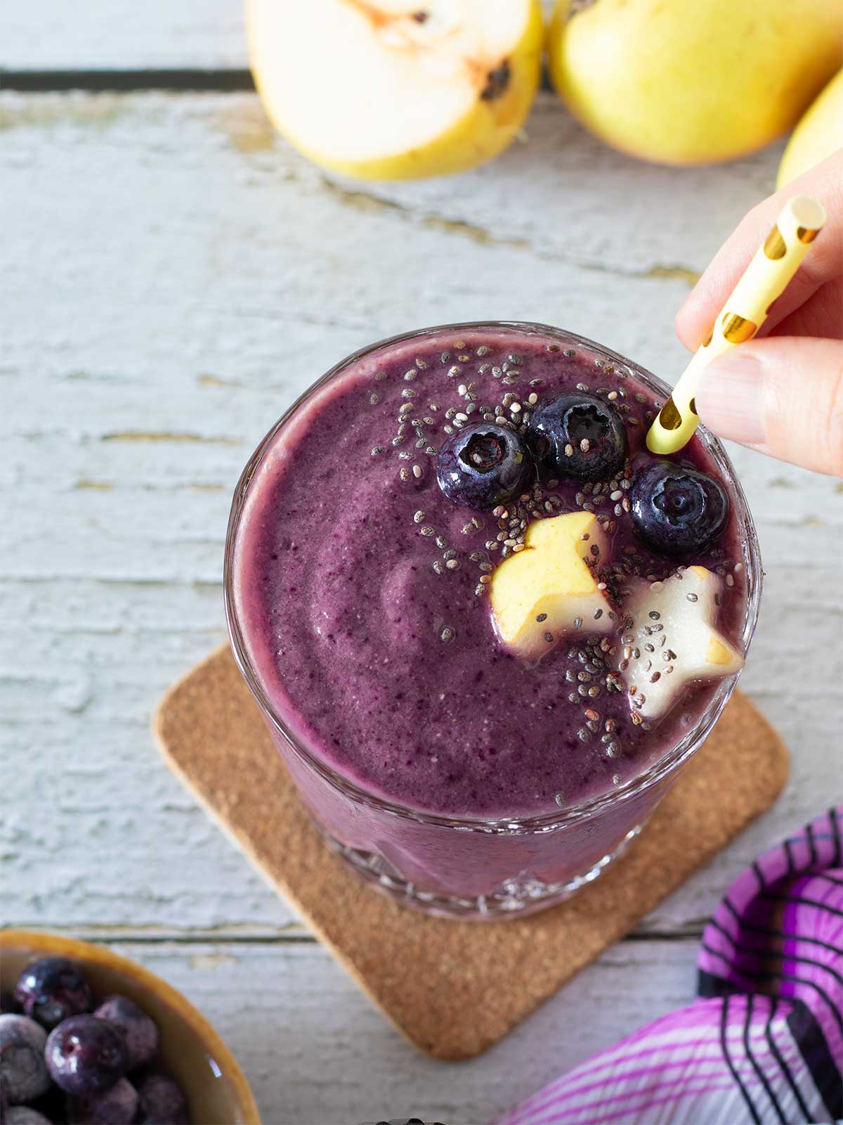 Banana-free pear blueberry smoothie for metabolism boosting and weight loss.
