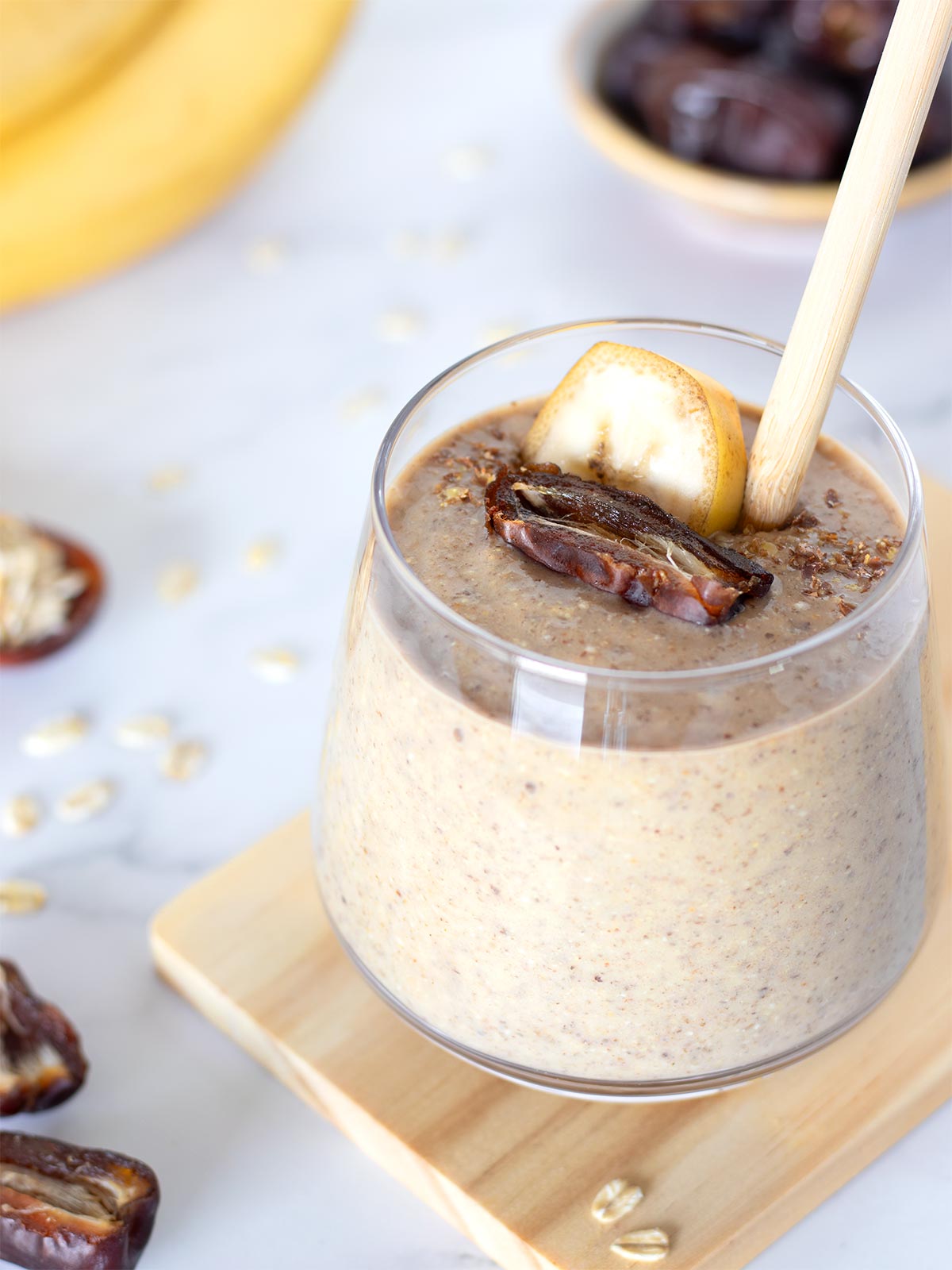 Healthy smoothie with dates, banana, oats and peanut butter for pregnancy and labor.