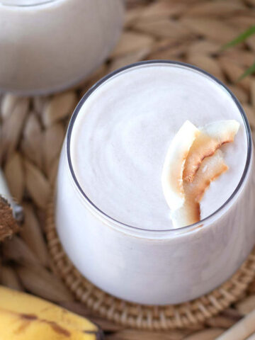 Coconut shake with toasted coconut flakes (no ice cream milkshake).