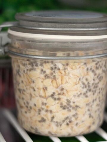 Can you freeze overnight oats? Frozen oatmeal in a jar.