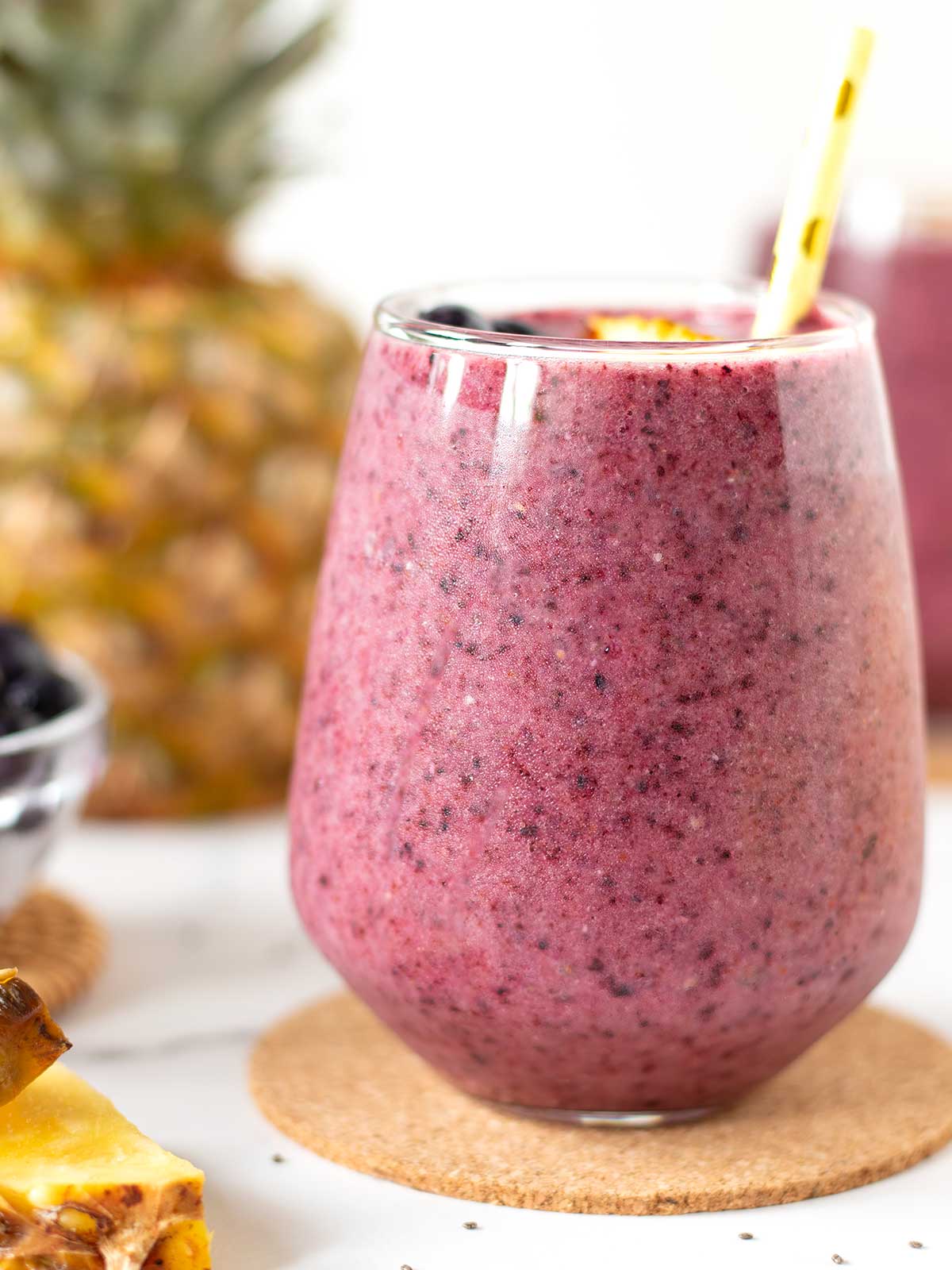 Pineapple blueberry banana smoothie without yogurt.