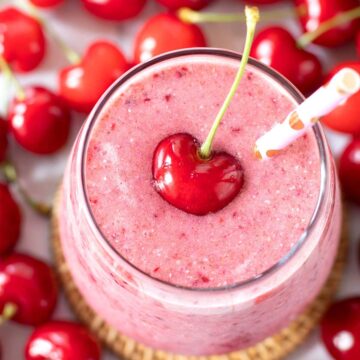 Cherry pineapple smoothie without yogurt (no banana).