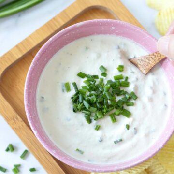 3 Ingredient sour cream and chive dip (no mayo).