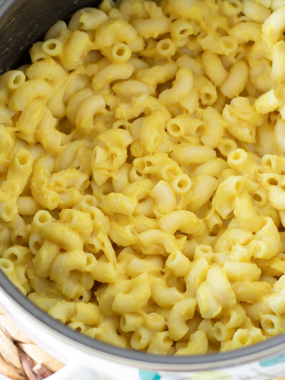 Creamy cheesy vegan macaroni without cashews.
