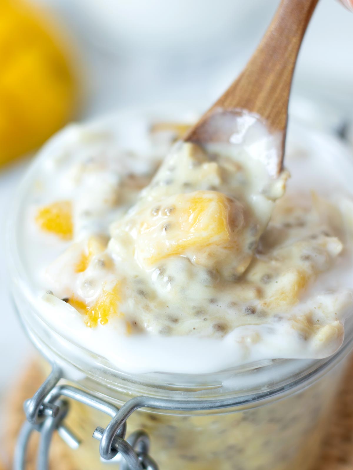 Creamy mango overnight oats with chia seeds (no yogurt).