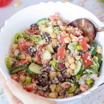 Zesty quinoa salad with chickpeas (high-protein Mediterranean recipe).