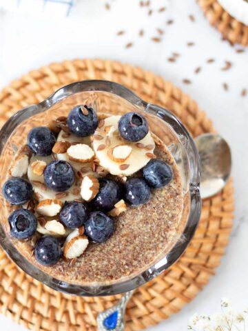 Easy flaxseed pudding for breakfast.