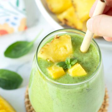 Green mango pineapple spinach smoothie (no yogurt).