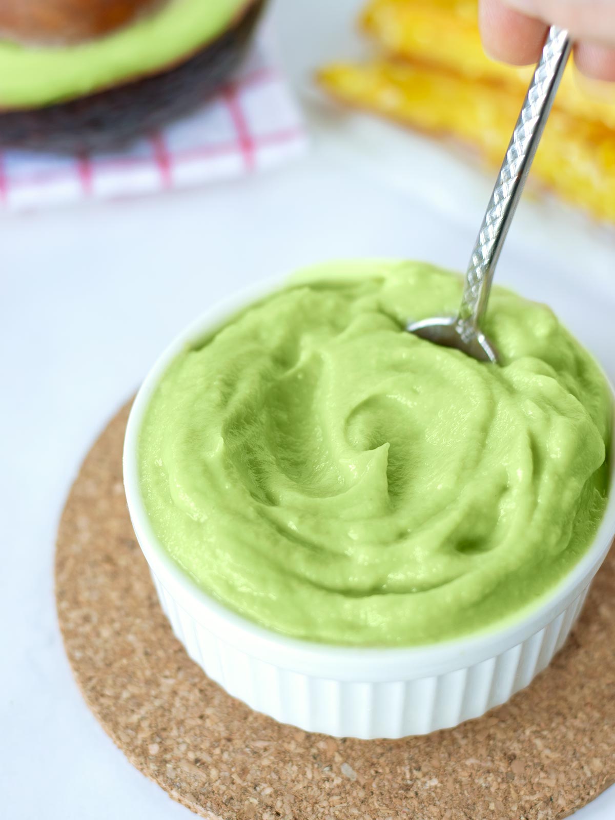 Creamy homemade avocado mayonnaise without eggs (oil-free).