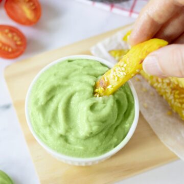 Vegan avocado mayo without eggs and no oil.
