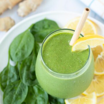 Green lemon ginger spinach smoothie.