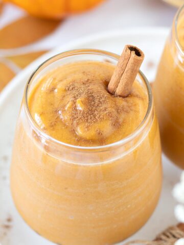 Vegan pumpkin smoothie without yogurt.