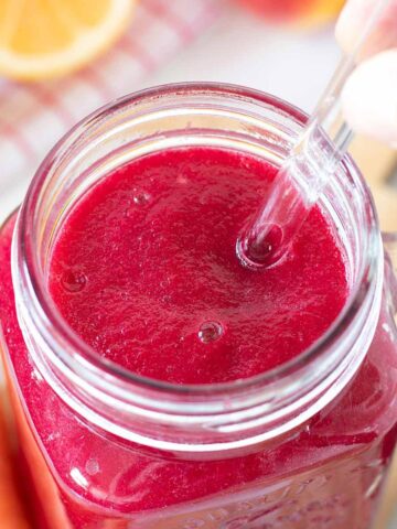 Apple beet carrot smoothie with ginger and lemon juice (no banana).