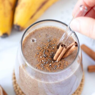 Banana cinnamon smoothie with almond milk (no yogurt).