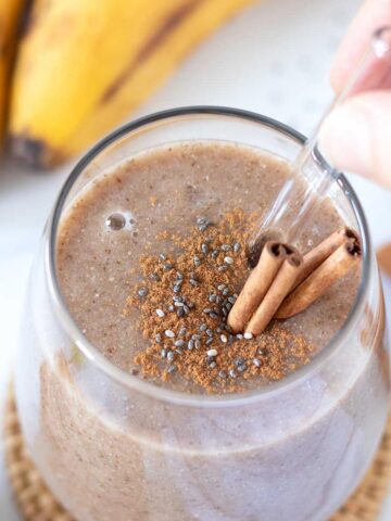 Banana cinnamon smoothie with almond milk (no yogurt).