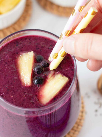 Blueberry pineapple smoothie (no banana).