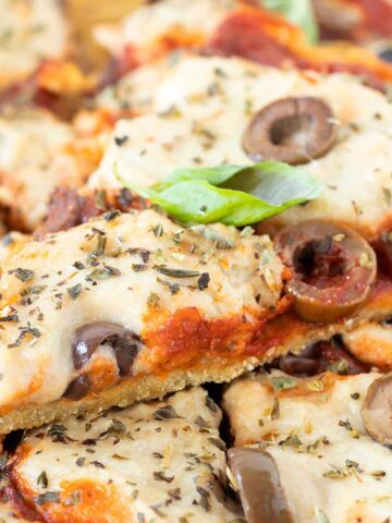 Vegan mozzarella cheese for pizza.