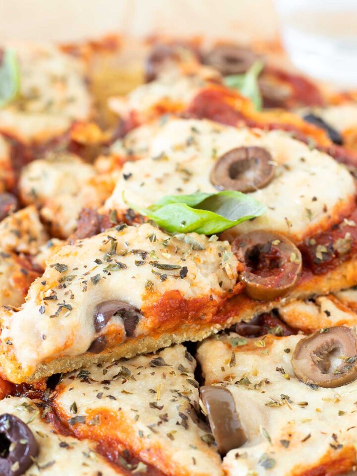 Vegan mozzarella cheese for pizza.