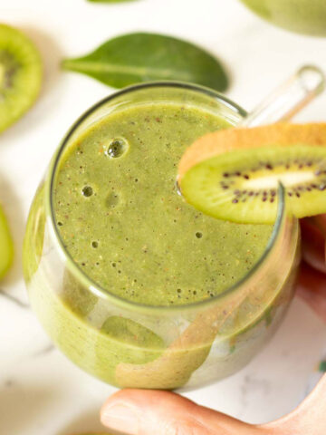 Banana kiwi spinach smoothie.