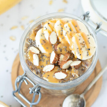 Banana chia overnight oats without yogurt.