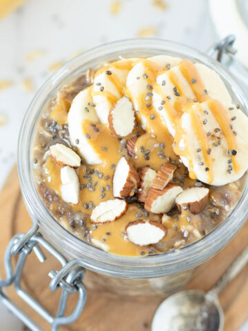 Banana chia overnight oats without yogurt.