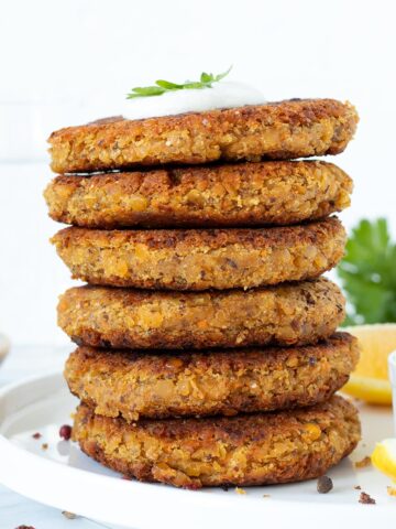 Red lentil patties (vegan fritters).