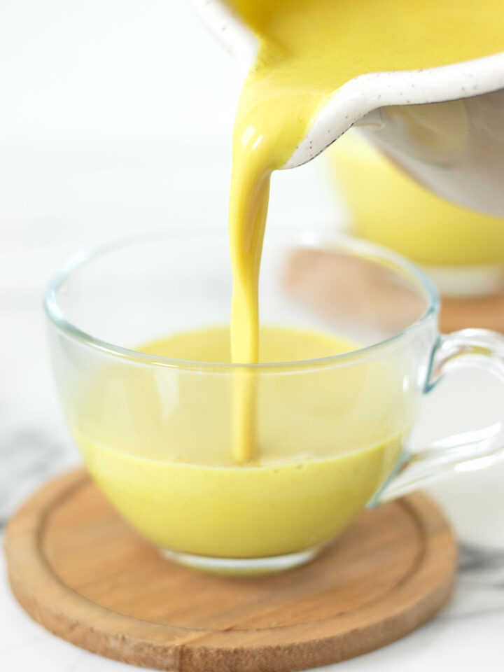 Vegan turmeric latte (golden milk).